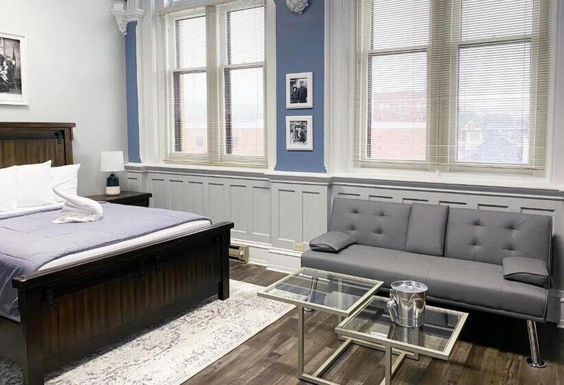 Family Suite, City Hall Grand