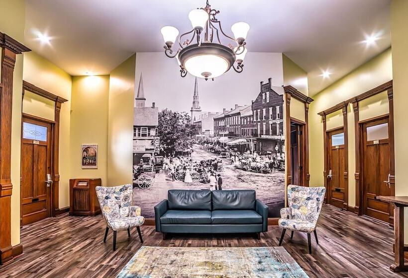 Трежместный Номер Economy, City Hall Grand