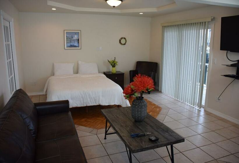 جناح, Longliner Lodge And Suites