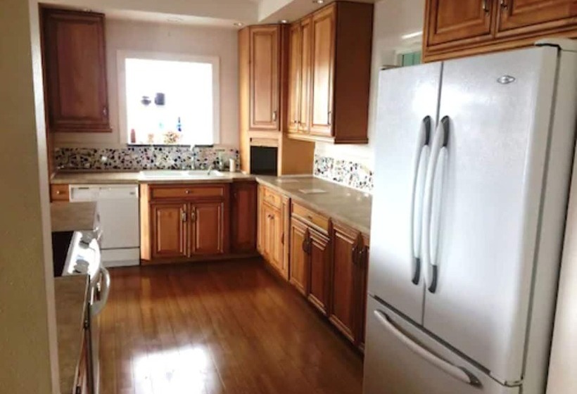 جناح, Longliner Lodge And Suites