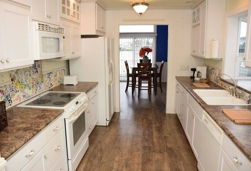 جناح, Longliner Lodge And Suites