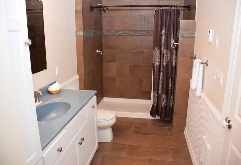 Люкс, Longliner Lodge And Suites