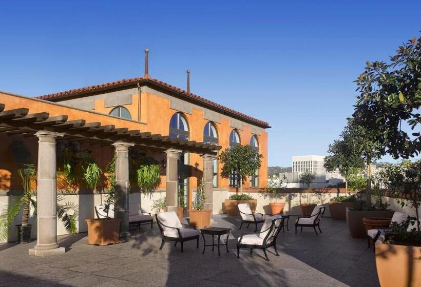 高级工作室, Plaza La Reina