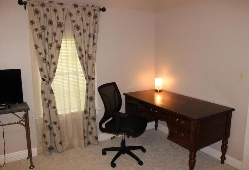 キングサイズベッドのデラックスルーム, Huffman House Bed & Breakfast
