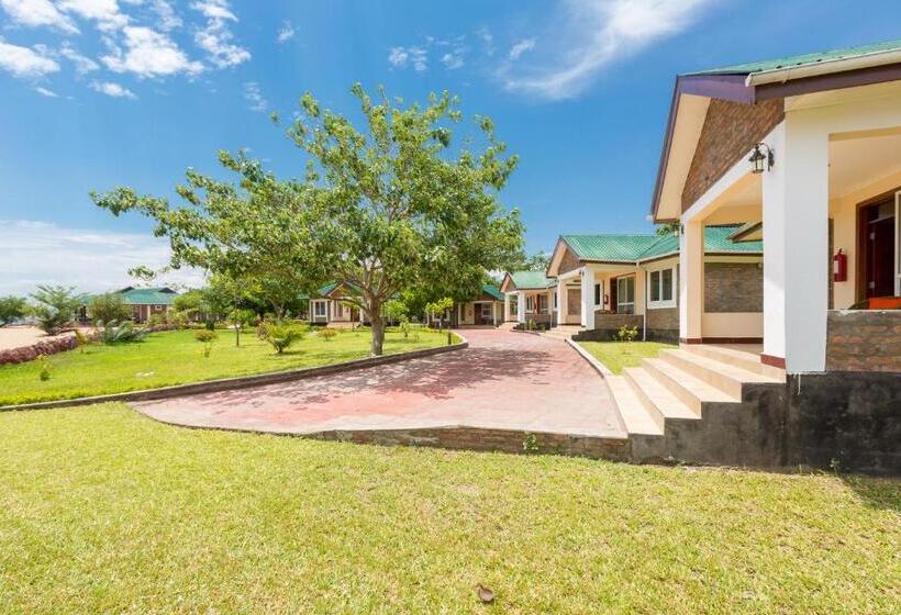 Номер Стандарт Вид на Озеро, Ngonga Beach Resort