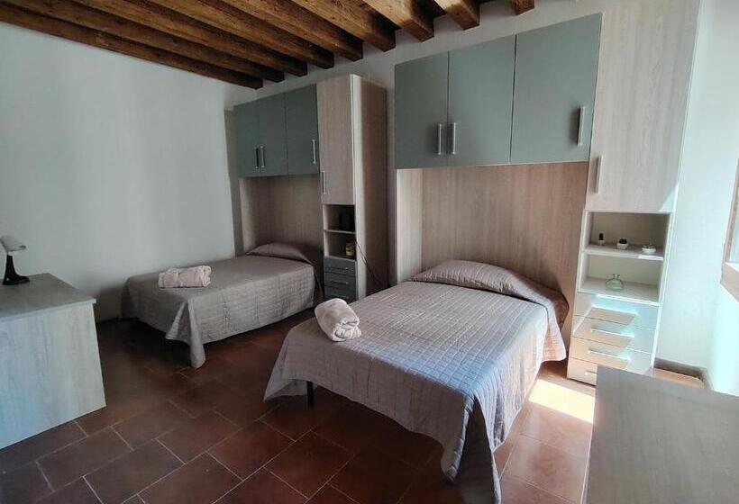 اتاق لوکس با چشم‌انداز شهر, Vicenza Room