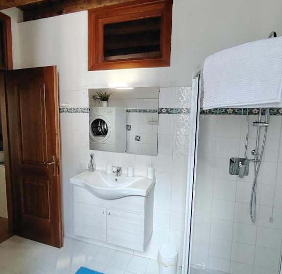 اتاق لوکس با چشم‌انداز شهر, Vicenza Room