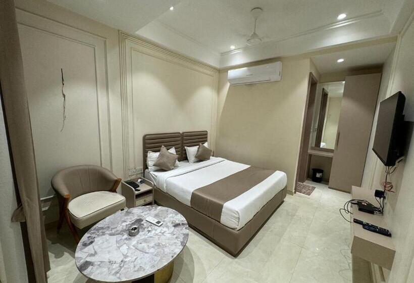 اتاق لوکس, Fortune Inn