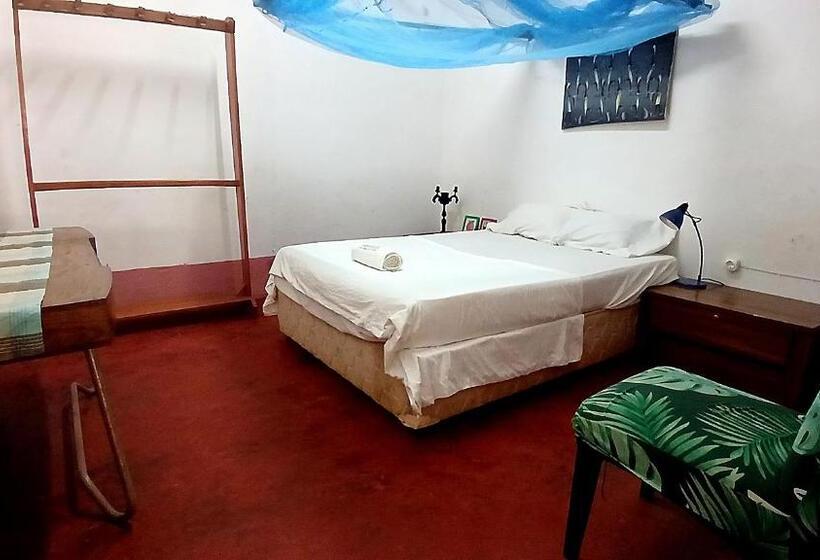اتاق استاندارد با سرویس بهداشتی مشترک, Morabeza Backpakers   Guesthouse