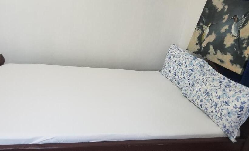 اتاق اکونومی, Safari Hostel Tanzania