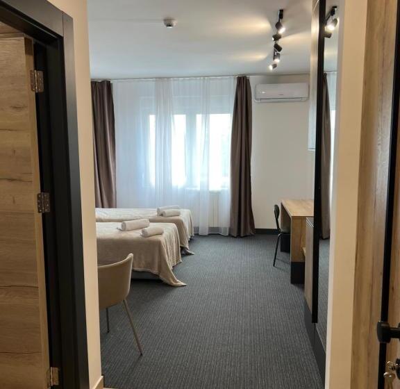 اتاق استاندارد سه نفره, Sremsky Inn