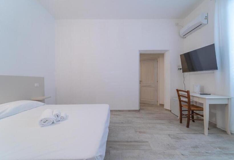 اتاق لوکس, Brorent Michela Coastl Rooms