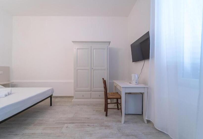 اتاق لوکس, Brorent Michela Coastl Rooms