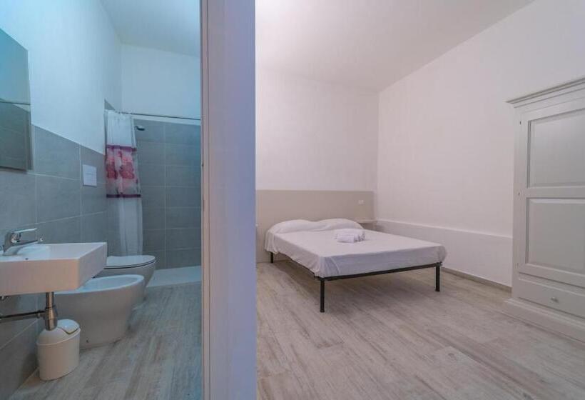 اتاق لوکس, Brorent Michela Coastl Rooms