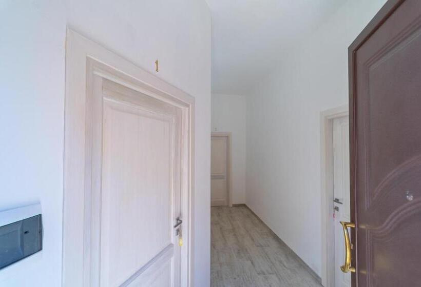 اتاق لوکس, Brorent Michela Coastl Rooms