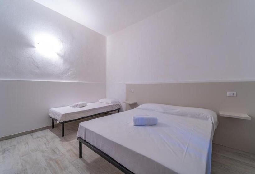 اتاق لوکس چهار تخته, Brorent Michela Coastl Rooms