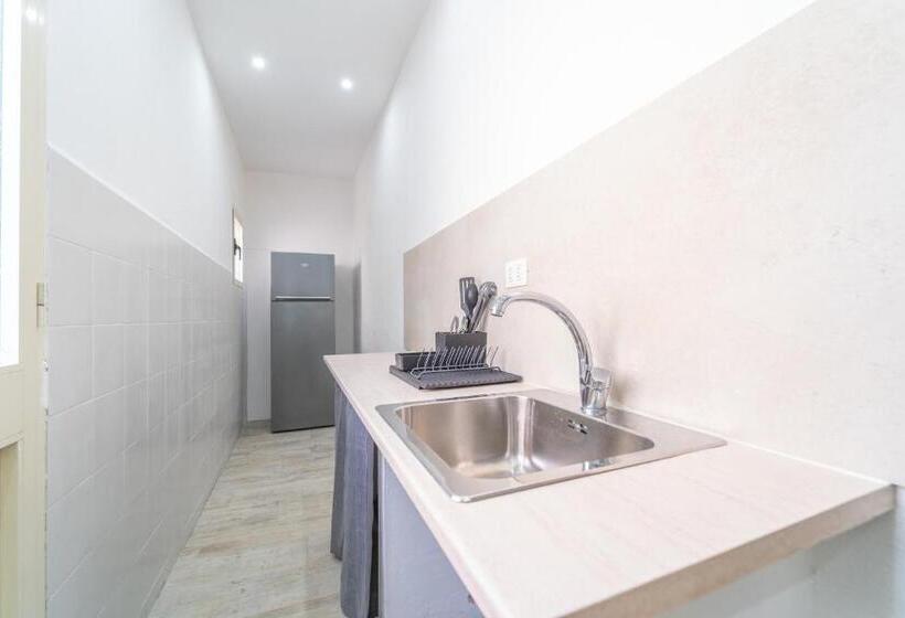 اتاق لوکس چهار تخته, Brorent Michela Coastl Rooms