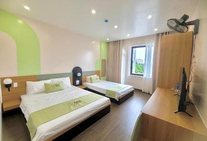 اتاق خانوادگی, Mia Motel