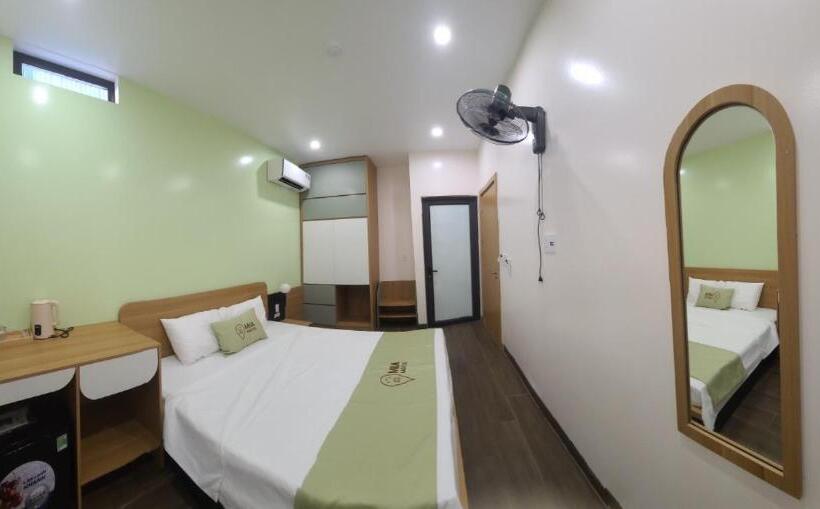 اتاق لوکس, Mia Motel