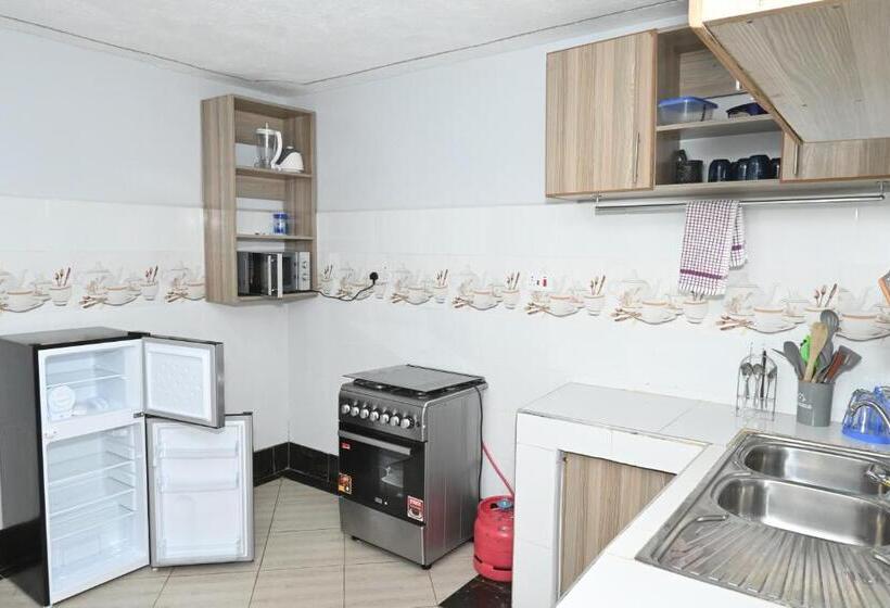 3 Bedroom Suite, Smartstay Mungai Heights