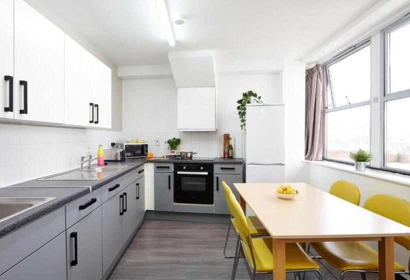 اتاق استاندارد, For Students Only Trendy Non Ensuite Rooms At Northernhay House In Exeter