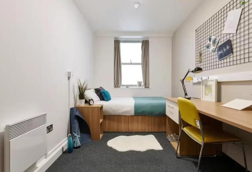 اتاق استاندارد با سرویس بهداشتی مشترک, For Students Only Trendy Non Ensuite Rooms At Northernhay House In Exeter