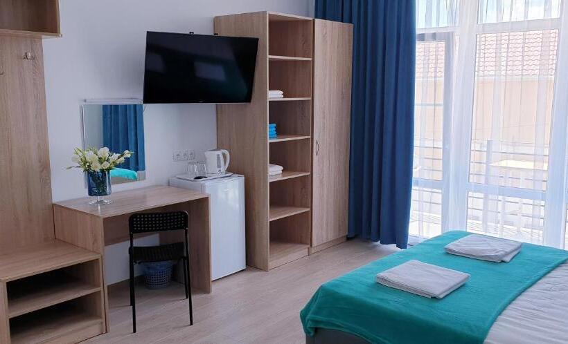 سوئیت با بالکن, Zatokas Sun Club