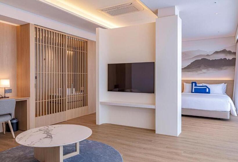 سوییت جونیور, Homm Marina Sokcho   Part Of Banyan Group