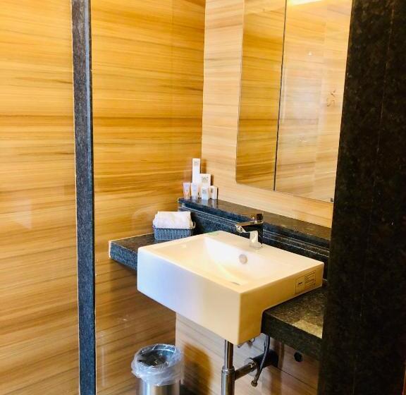 سوییت با چشم‌انداز استخر, Merlot Suites
