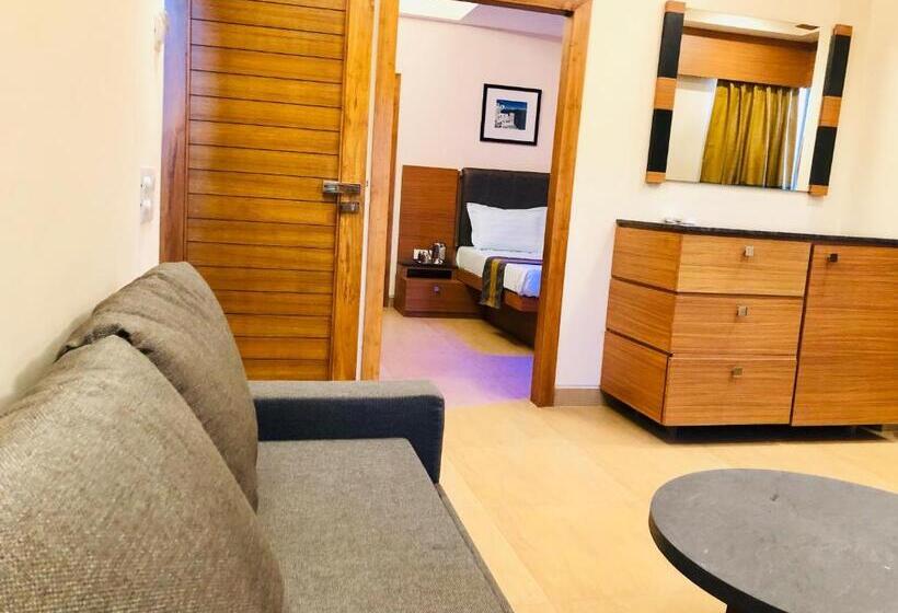 سوییت با چشم‌انداز استخر, Merlot Suites