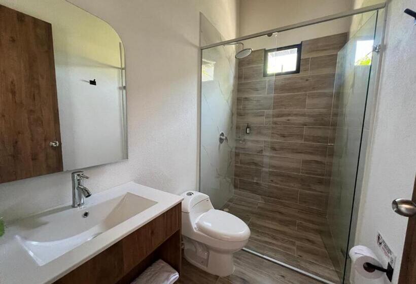 스탠다드 자쿠지 룸, Viajero Guatapé Hostel & Lake Club