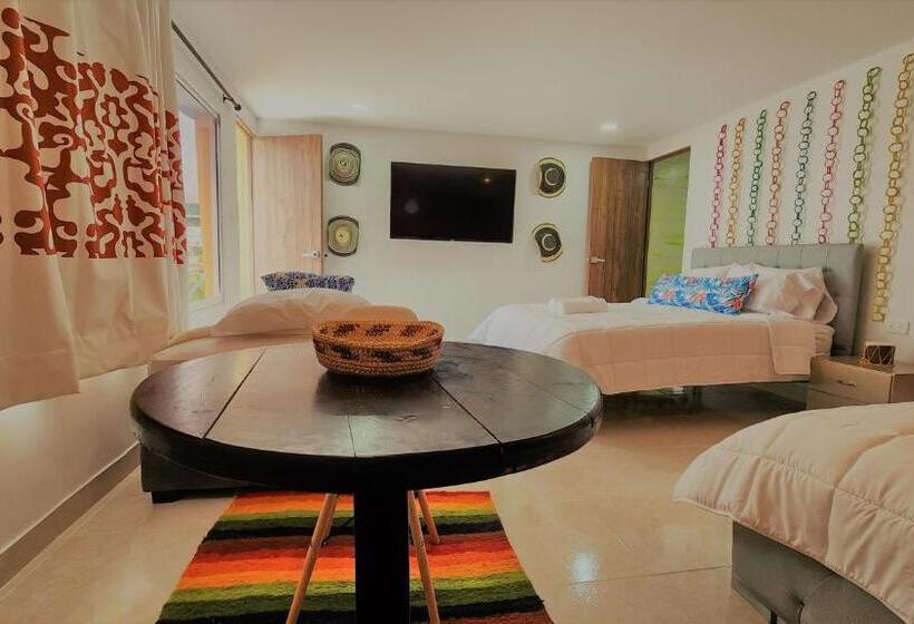 سوئیت با بالکن, Cartagena Típica Boutique House