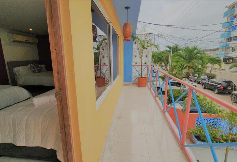 سوئیت با بالکن, Cartagena Típica Boutique House
