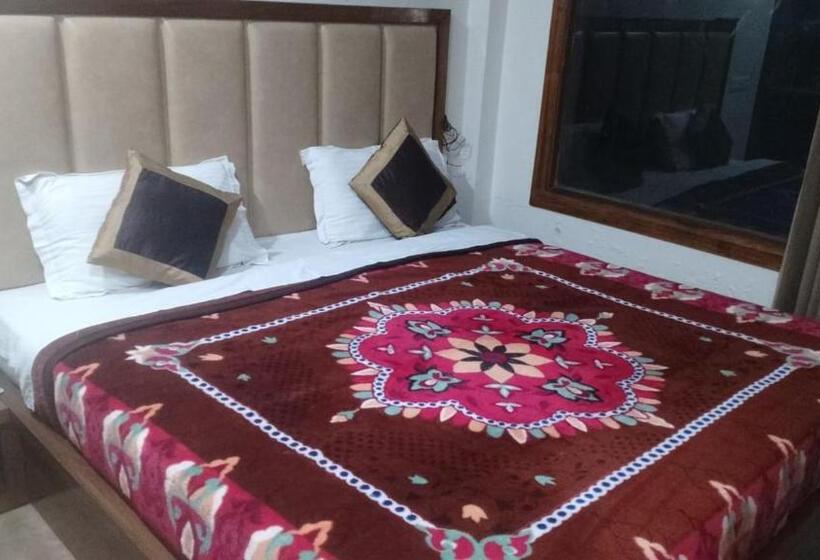 Номер Стандарт, India House