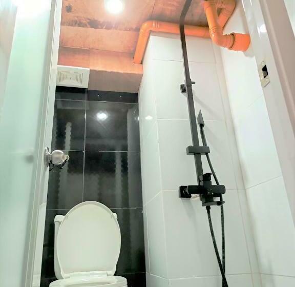 Quarto Economy, 8hostel