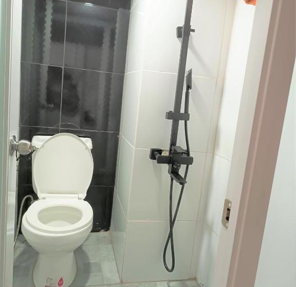 经济房, 8hostel
