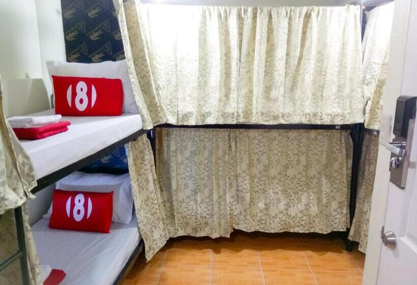 共用房间的床, 8hostel