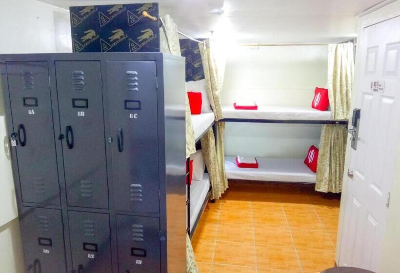 共用房间的床, 8hostel