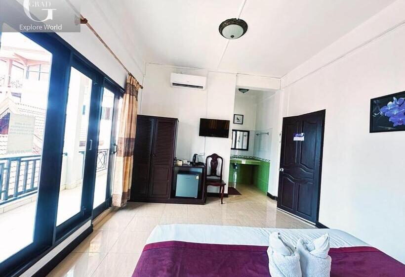 Quarto Deluxe com Sacada, Vang Vieng Central