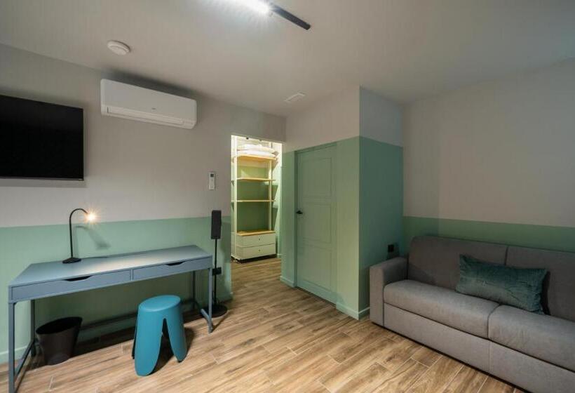 اتاق لوکس چهار تخته, Rb Suites Napoli