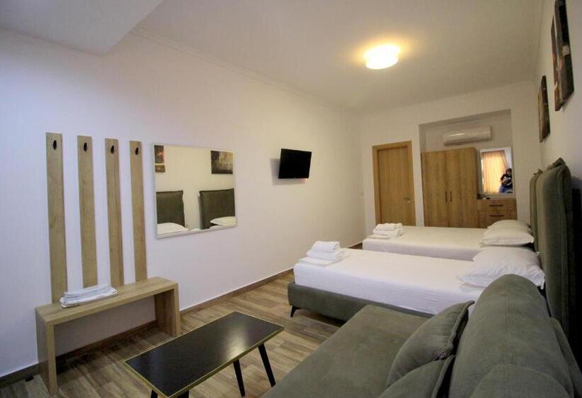 バルコニー付スタンダード４ベッドルーム, Ortus Rooms