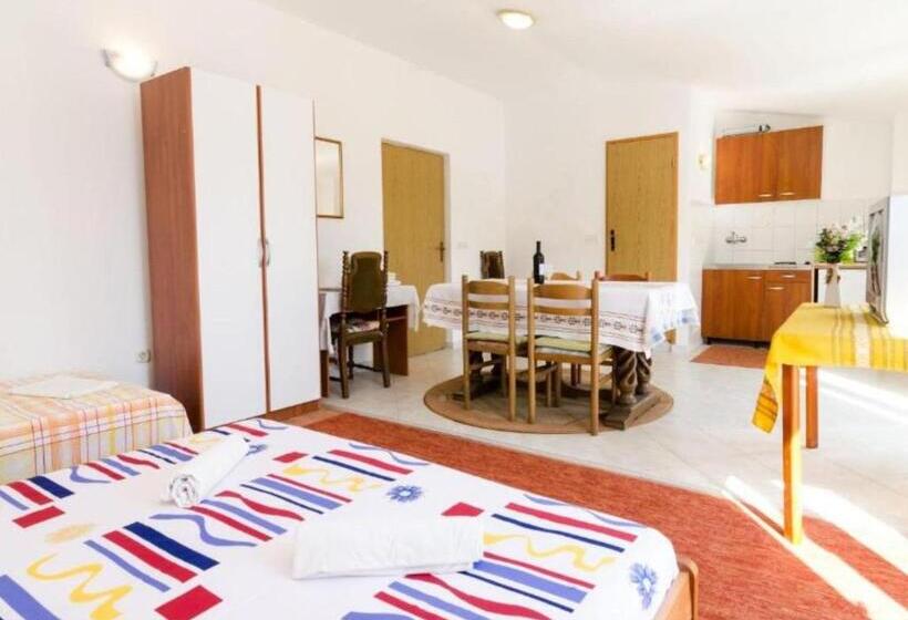 Standard room with outdoor bath, Guest House Sobra 38