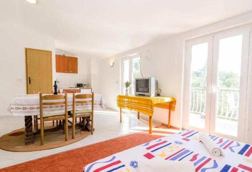 Номер Стандарт Вид на Сад, Guest House Sobra 38