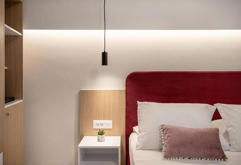 חדר סטנדרט לשלושה עם מרפסת, Marron Lifestyle