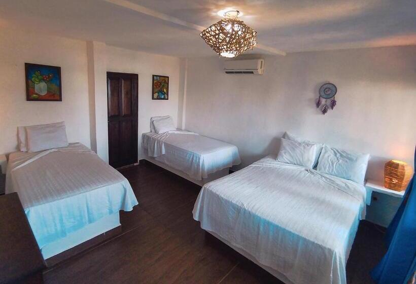 اتاق استاندارد چهار تخته با چشم‌انداز دریا, Marbella Eco Lodge