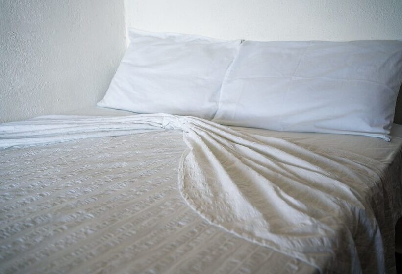 اتاق استاندارد چهار تخته با چشم‌انداز دریا, Marbella Eco Lodge