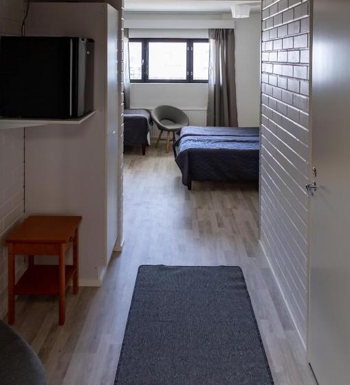 اتاق خانوادگی, Outdoor Hostel Laajis