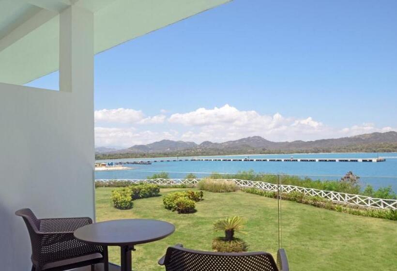 Номер Deluxe Вид на Море с Балконом, Senator Puerto Plata Vip