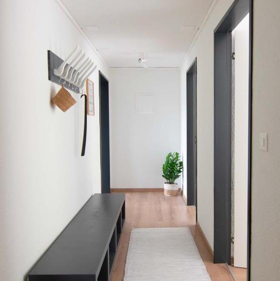 带1个卧室的带阳台的公寓, B&b Mont Crosin