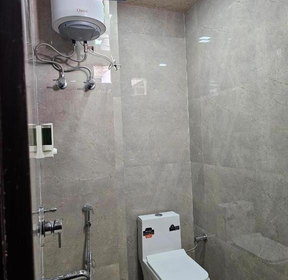 Номер Deluxe, Divine Place
